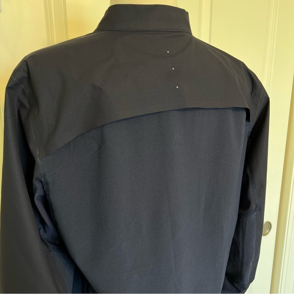 Lululemon Run On Jacket 10 Blue womens Midnight Navy Waterproof Windbreaker - Picture 6 of 16